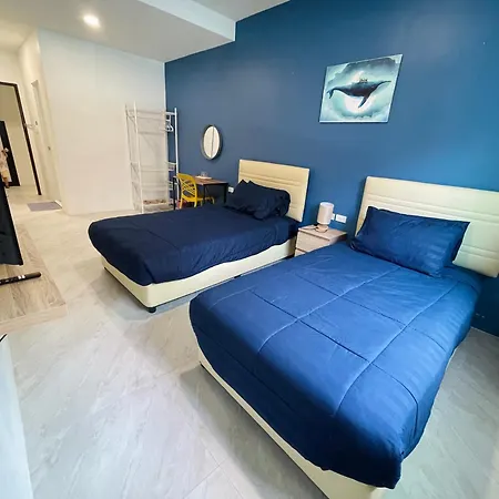 Blue Whale Hostel & Cafe